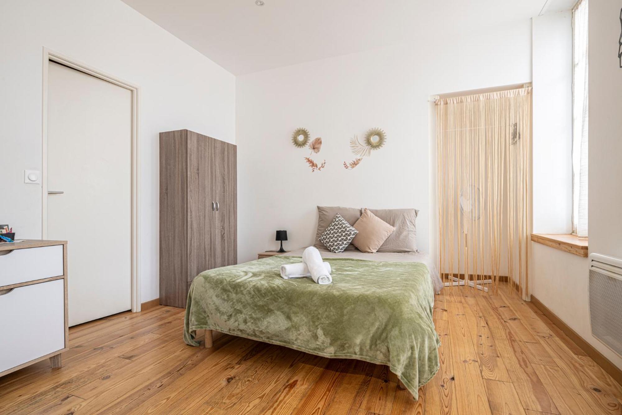 Chambre Privee Premium "La Belle Etoile" Apartment Pau Luaran gambar