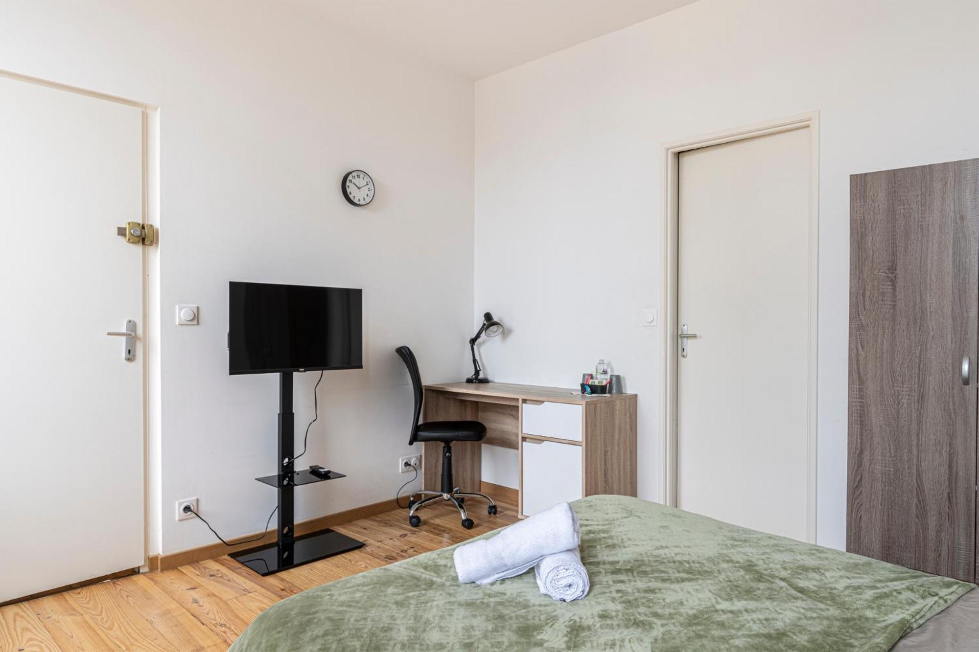Chambre Privee Premium "La Belle Etoile" Apartment Pau Luaran gambar